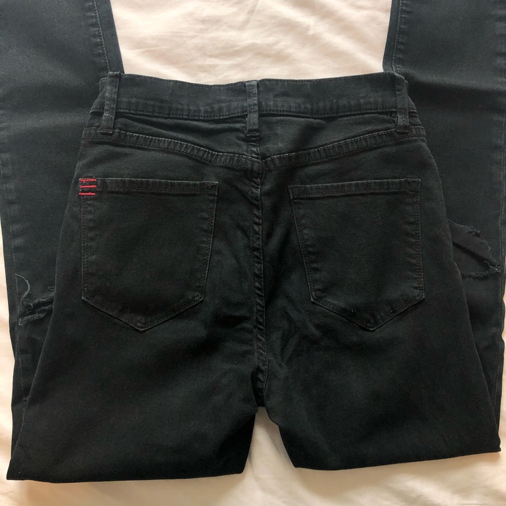 BLACK URBAN OUTFITTERS RIPPED JEANS